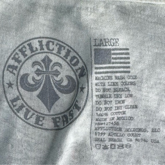 Affliction Women’s Graphic Short Sleeve V-Neck -Size: Large -NWT - Picture 12 of 12